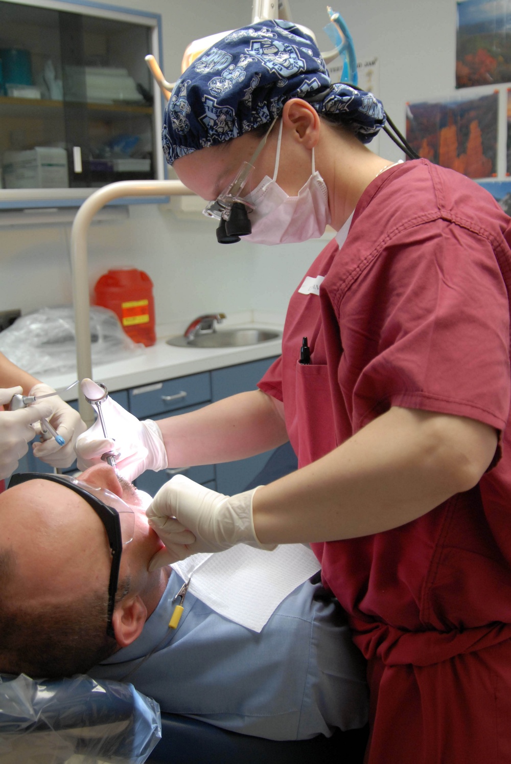 Navy dentist administers anesthesia
