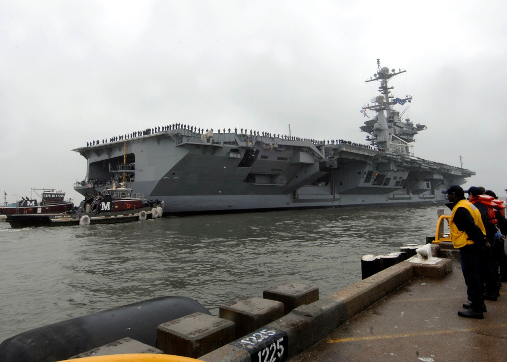 DVIDS Images USS Washington goes on deployment [Image 2 of 3]