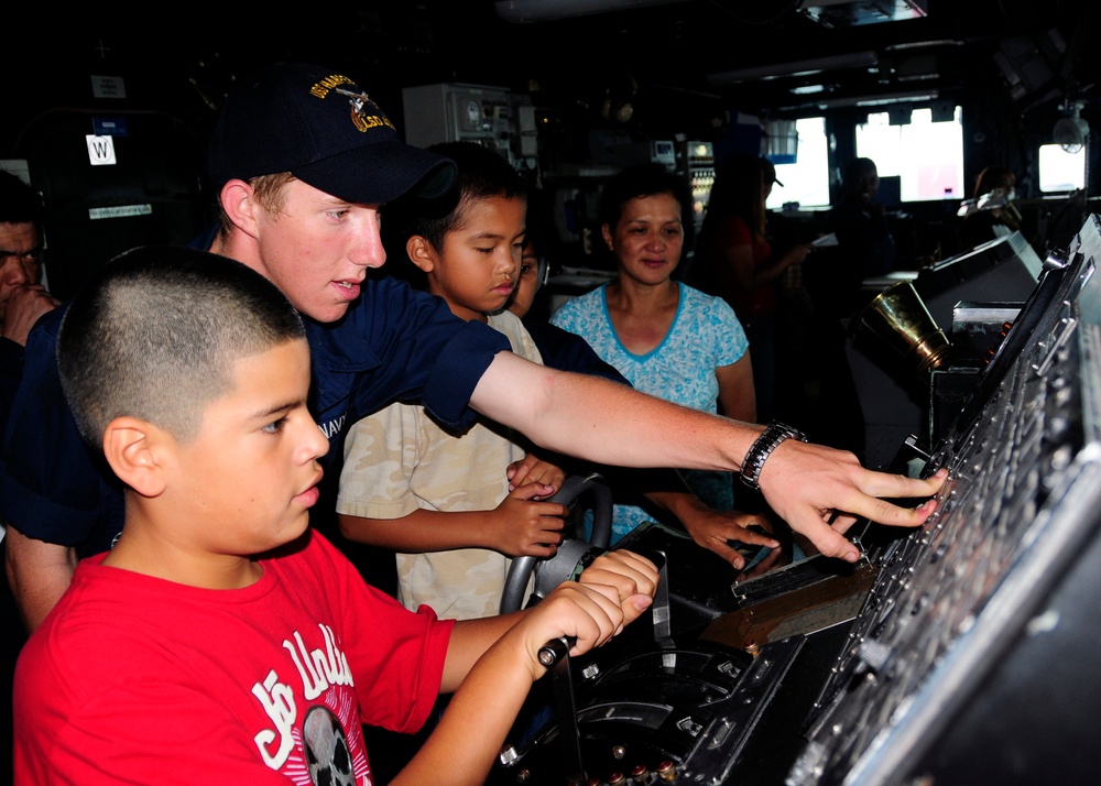 Tiger Cruise aboard USS Harpers Ferry
