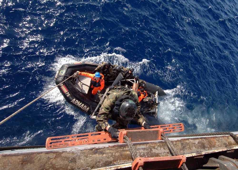 USS Nassau conducts training with foreign sailors