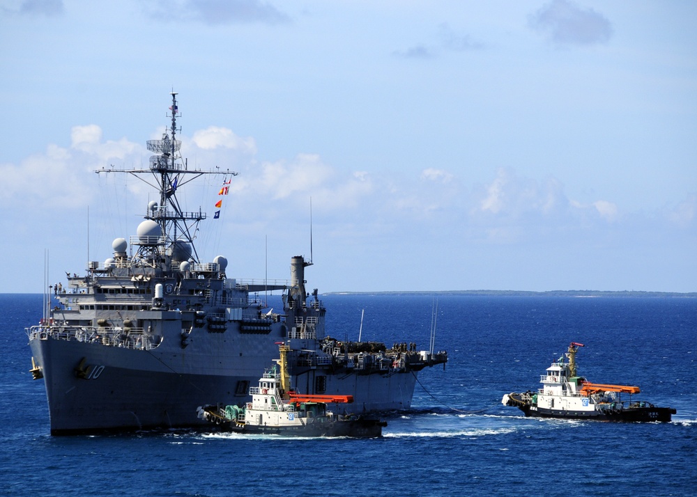 USS Juneau approaches 'Navy Pier'