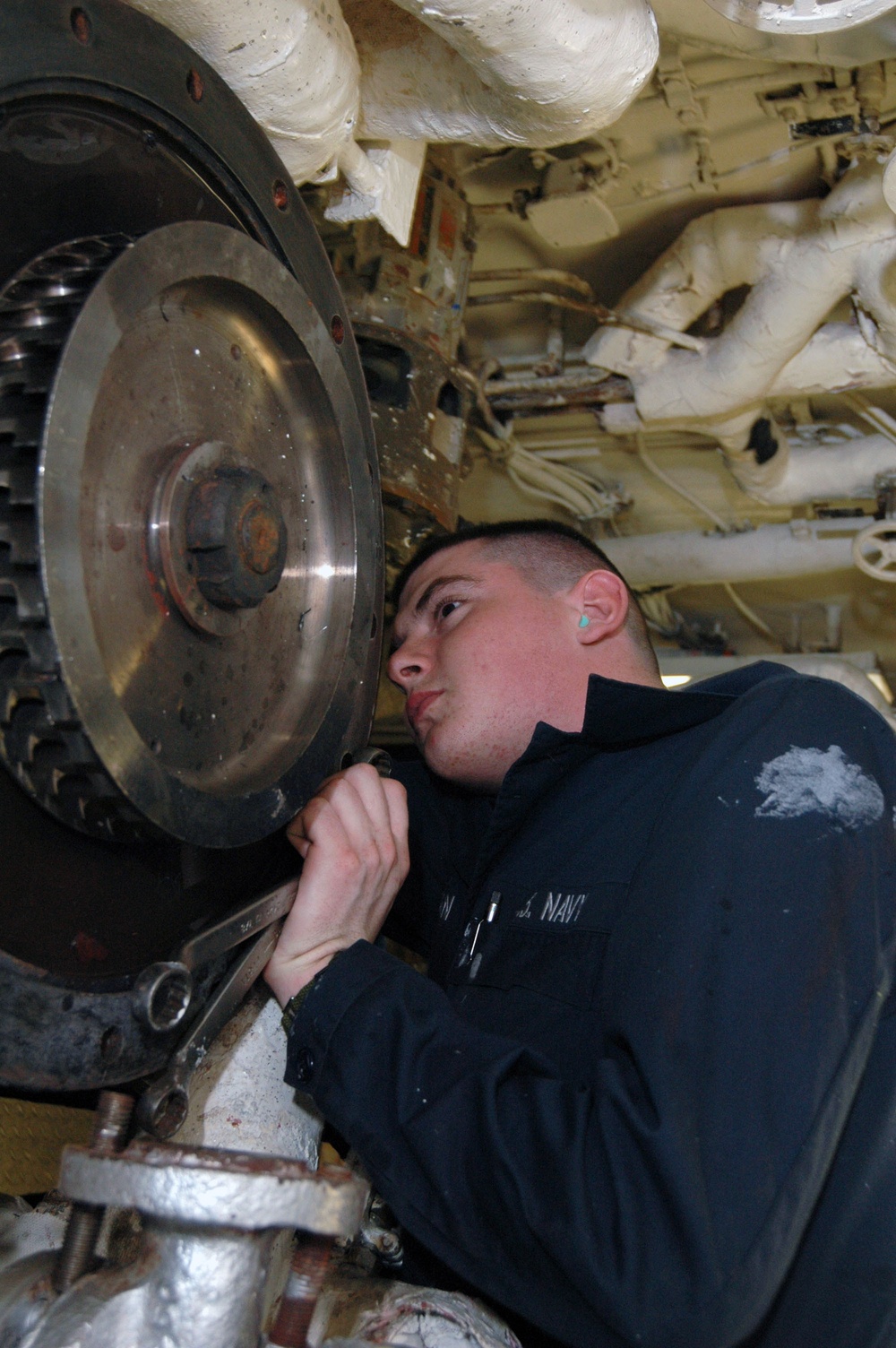 Sailor maintains USS Kitty Hawk