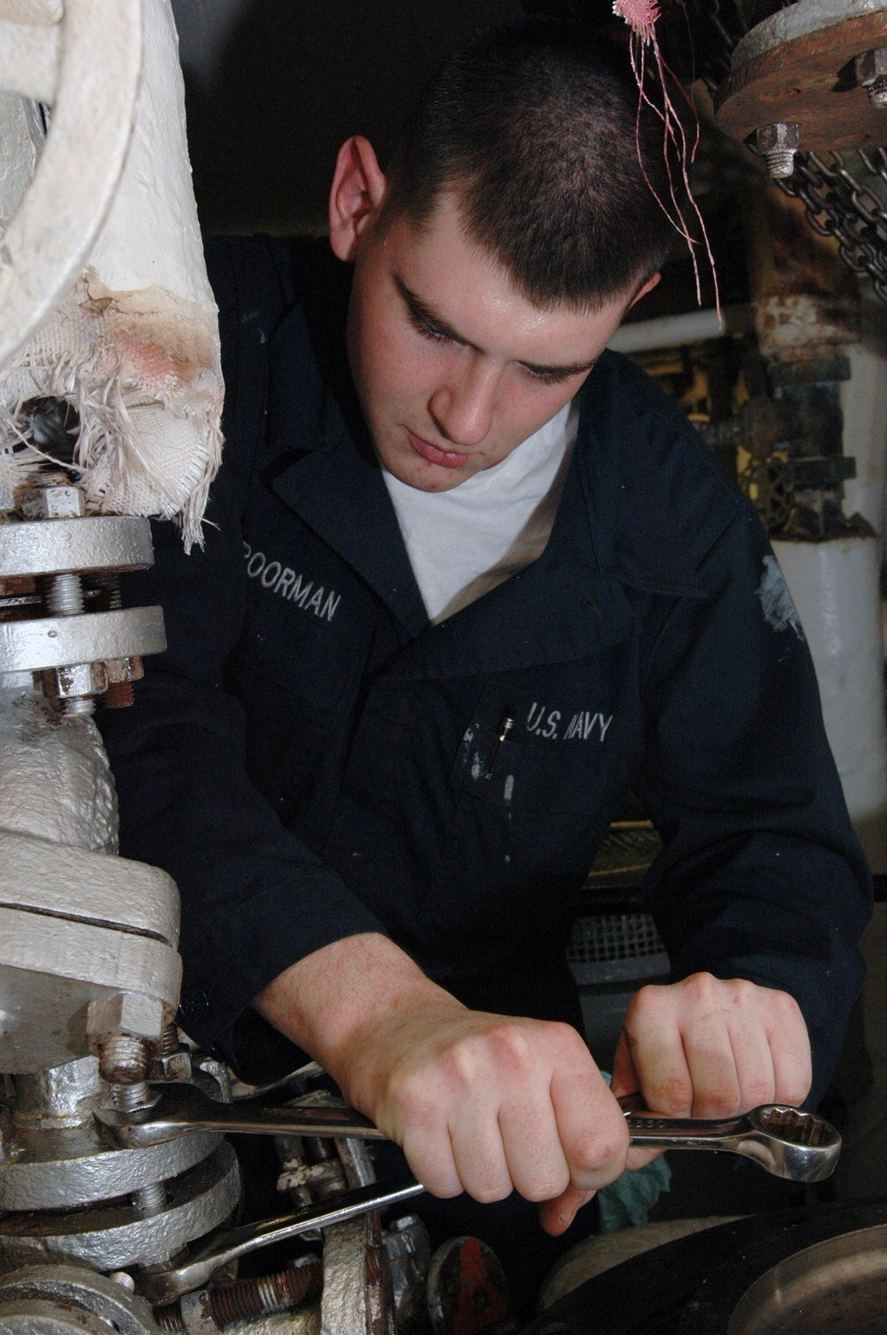 Sailor maintains USS Kitty Hawk