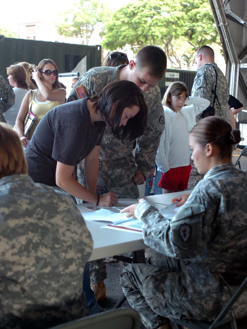 Spouses buckle in for Blackhawk orientation flights