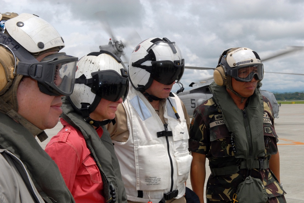 U.S. Navy relief efforts for Typhoon Fengshen