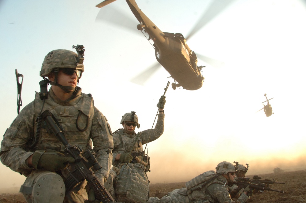 101st Airborne Participate in an Air Assault Mission