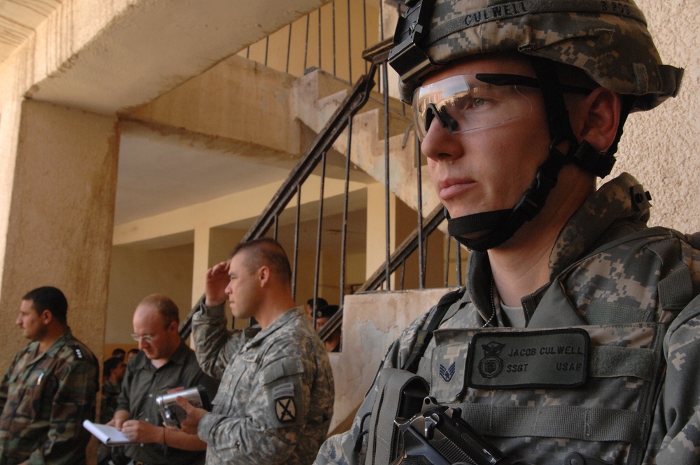 U.S. Air Force Staff Sgt. Provides Security