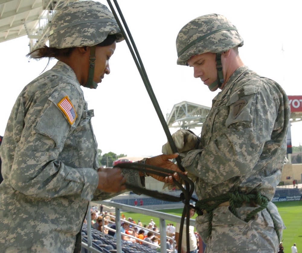 Chicagoland Soldiers Celebrate Independence Day
