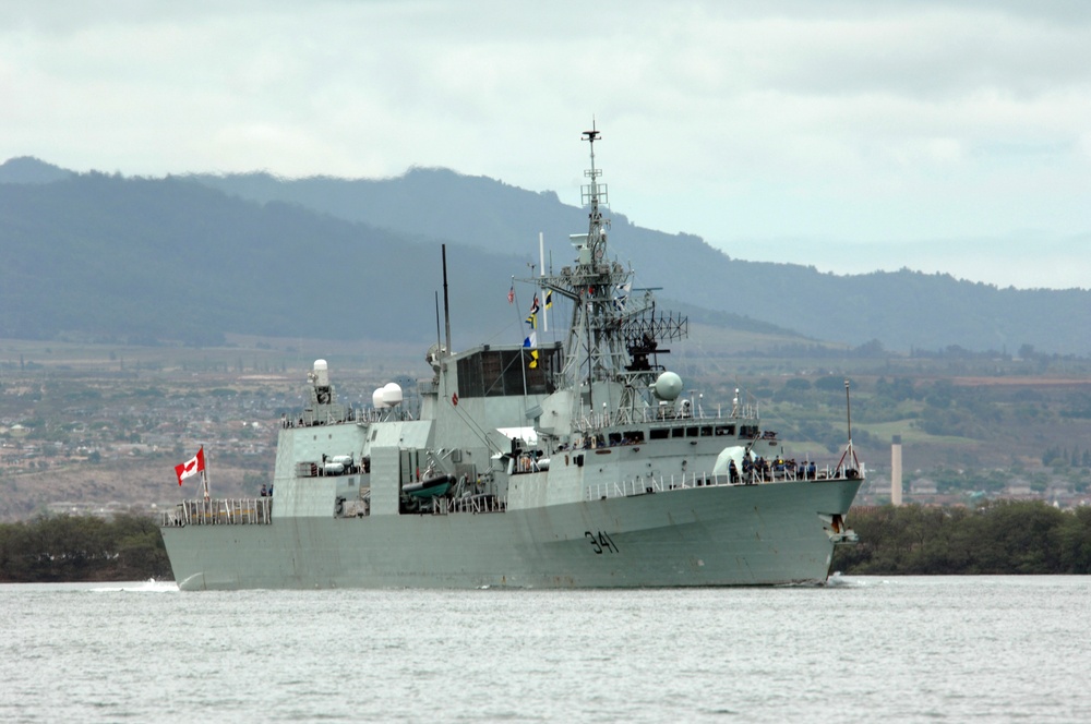 Canadians arrive in Hawaii