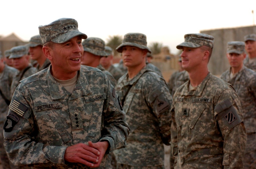General Petraeus visit to FOB Kalsu