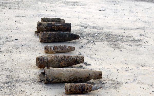 IA, NP conduct operations to secure weapons : Iraqi Security Forces act independently to secure country