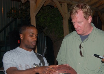 USO tour brings NFL stars to Camp Eggers