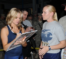 USO tour brings NFL stars to Camp Eggers