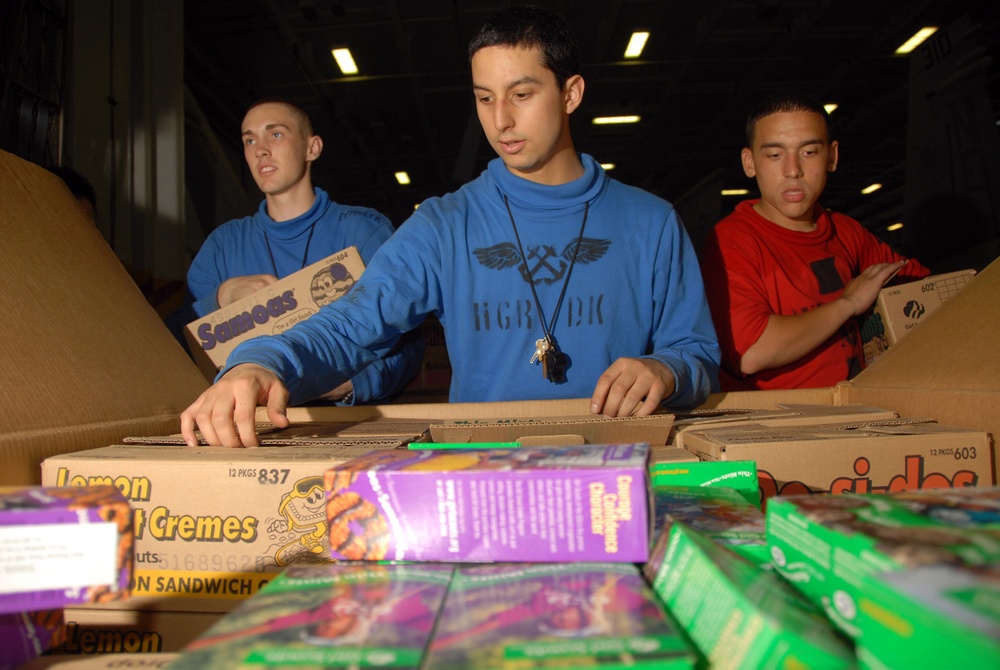 Free Girl Scout cookies to Sailors