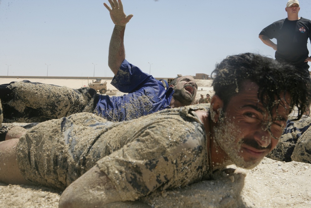 Iraqi SWAT Trains With Seals During