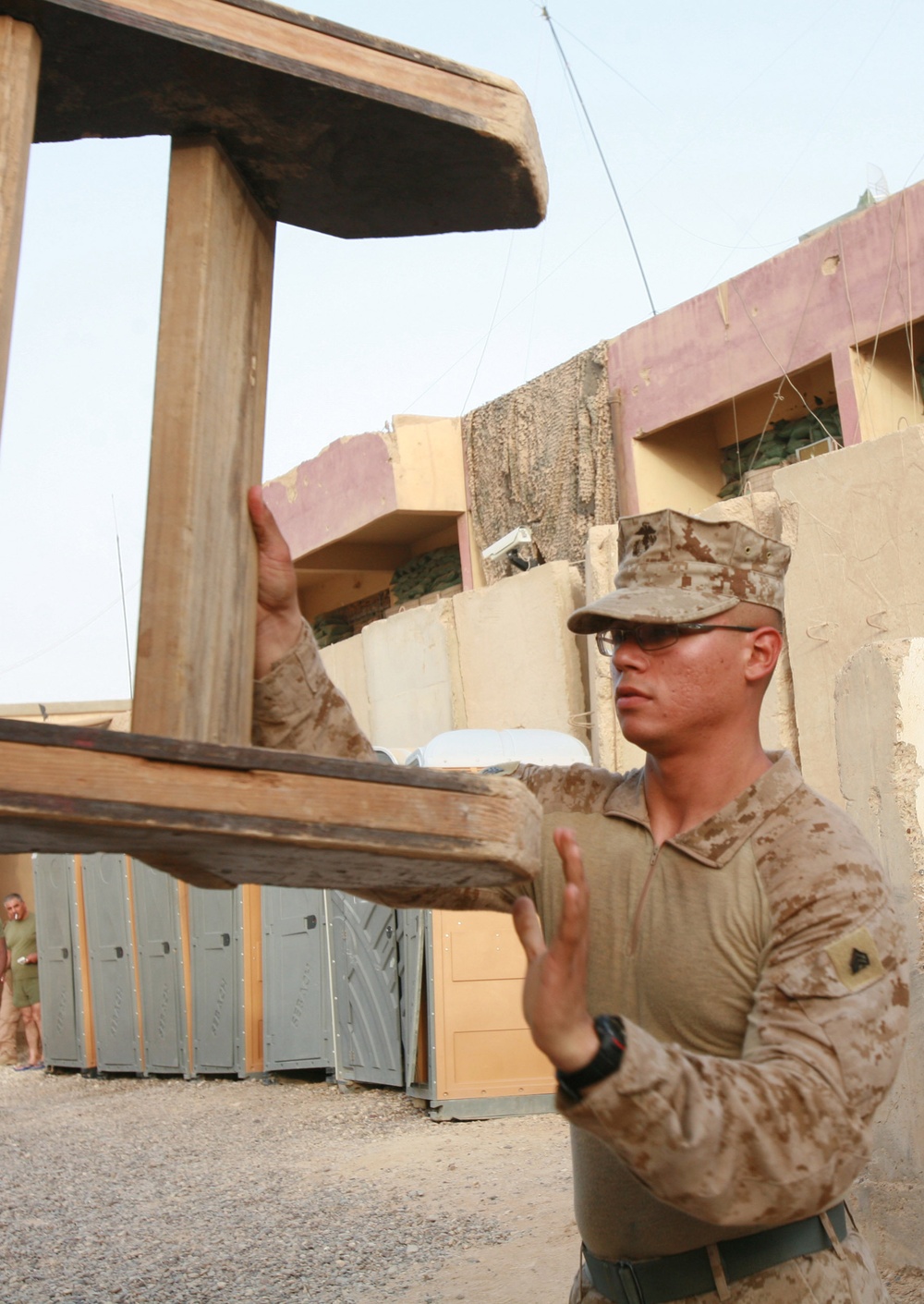 Mobile exchange brings goods to Marines