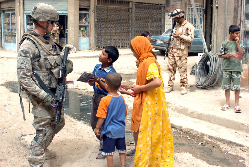 Blackfoot Troop Soldiers hit streets, conduct combined patrol with IA