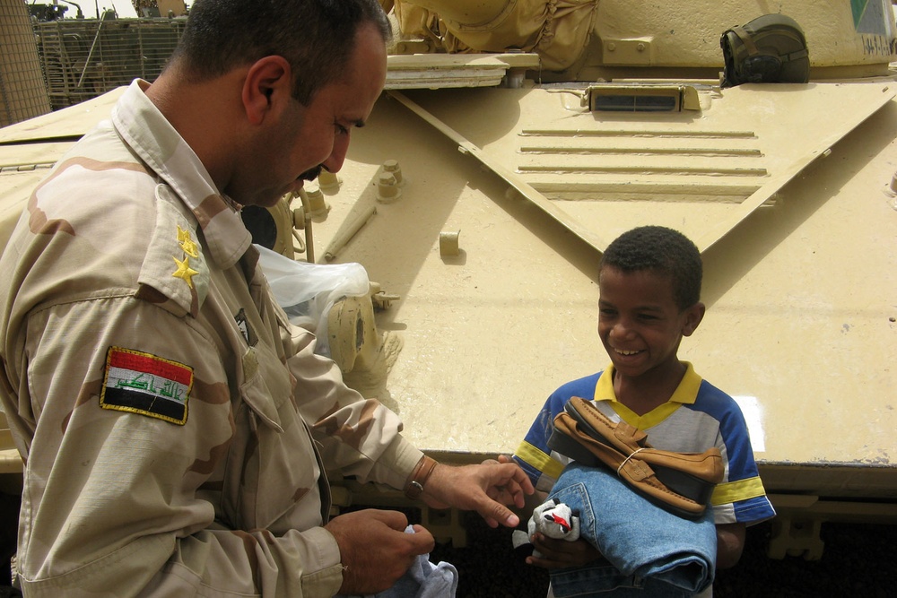 IA soldiers provide for the future of Iraq