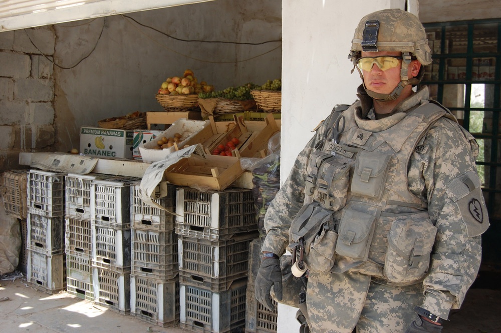 Wolfhounds provide grants to East Anbar residents