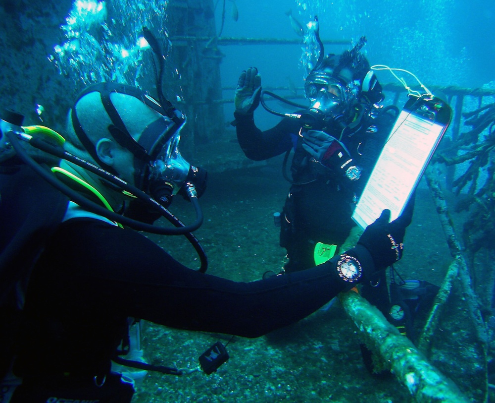 Reenlisting under water
