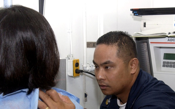 Taking an x-ray on USS Peleliu