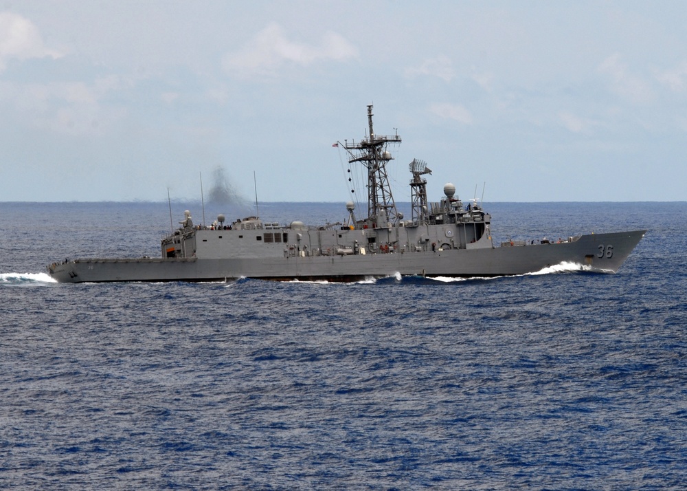 USS Underwood - replenishment at sea