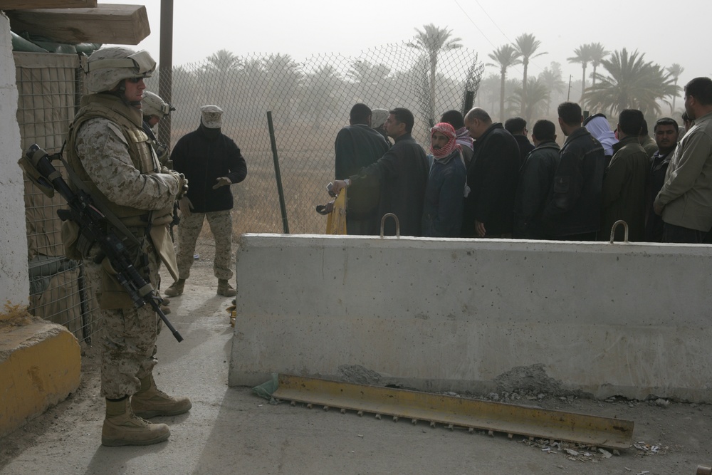 2/24 Marines assist Iraqi police