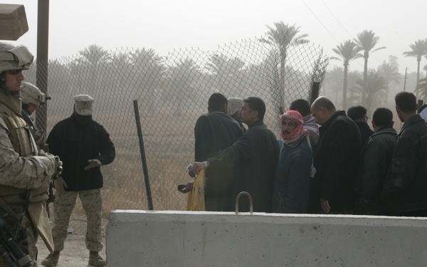 2/24 Marines assist Iraqi police