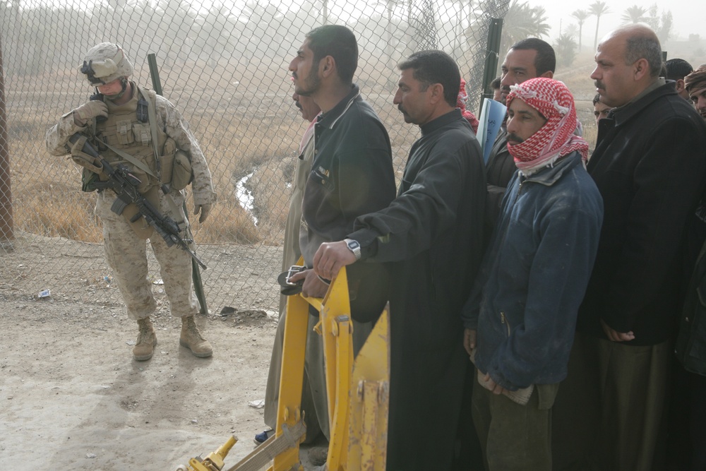 2/24 Marines assist Iraqi police