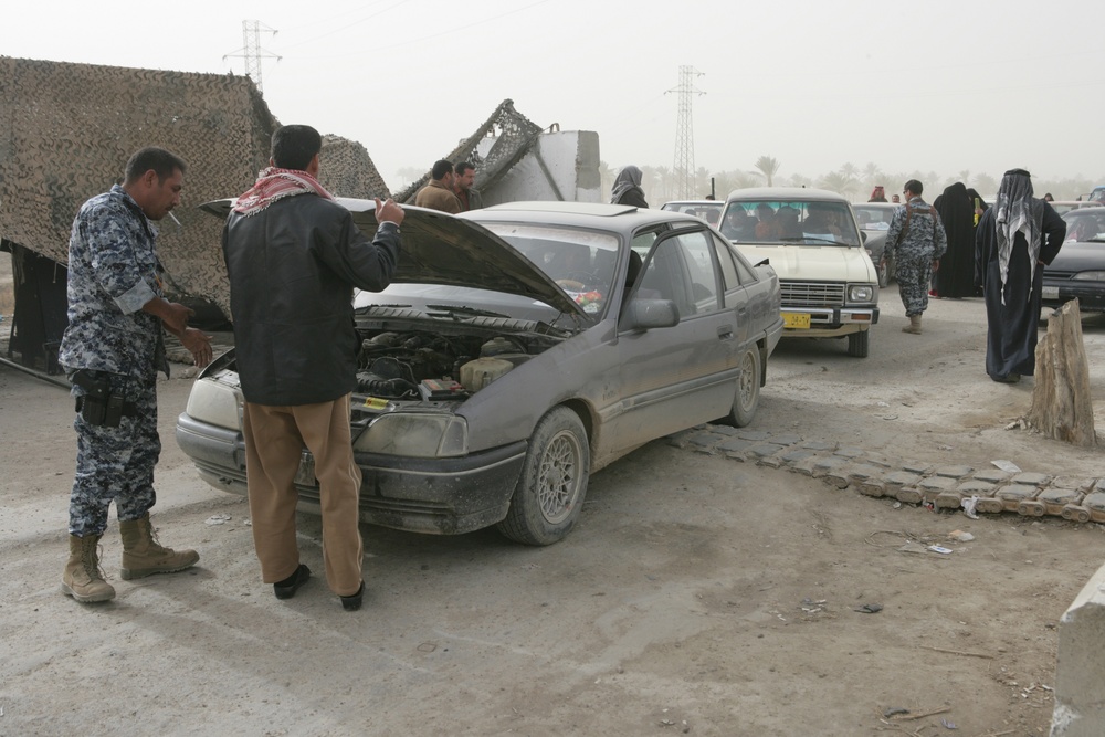 2/24 Marines assist Iraqi police