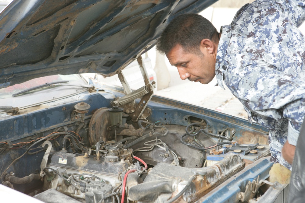 2/24 Marines assist Iraqi police