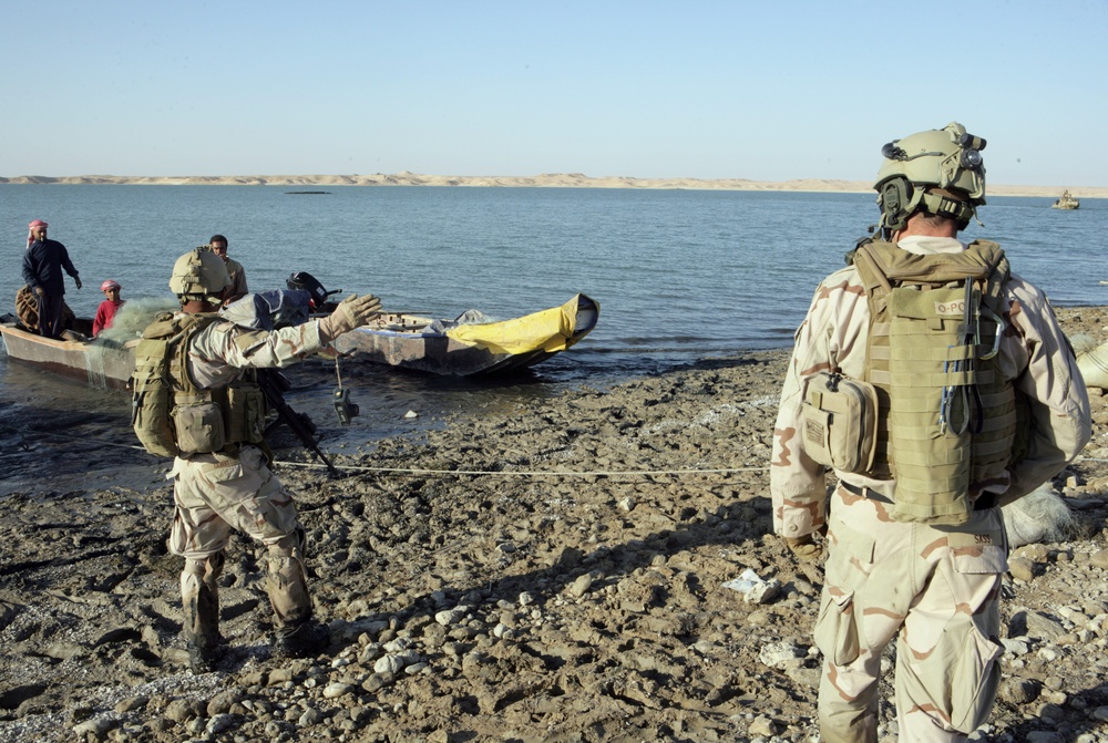 Waterborne operations in Anbar province