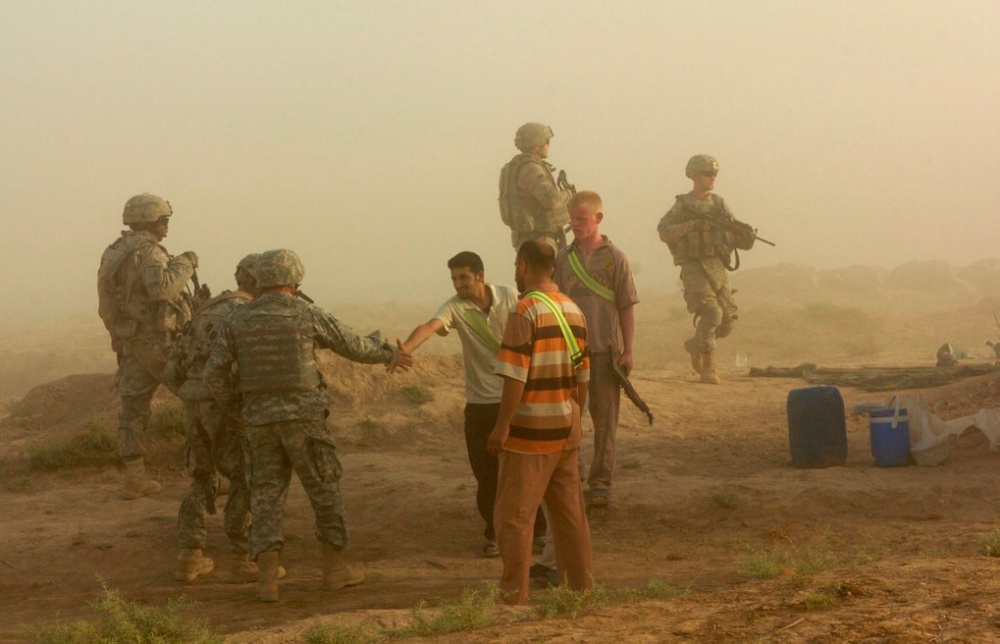 Soldiers, IA make new friends in Suwayrah