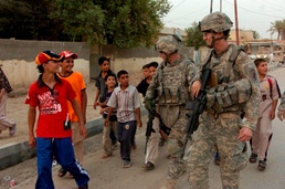 Soldiers, IA make new friends in Suwayrah