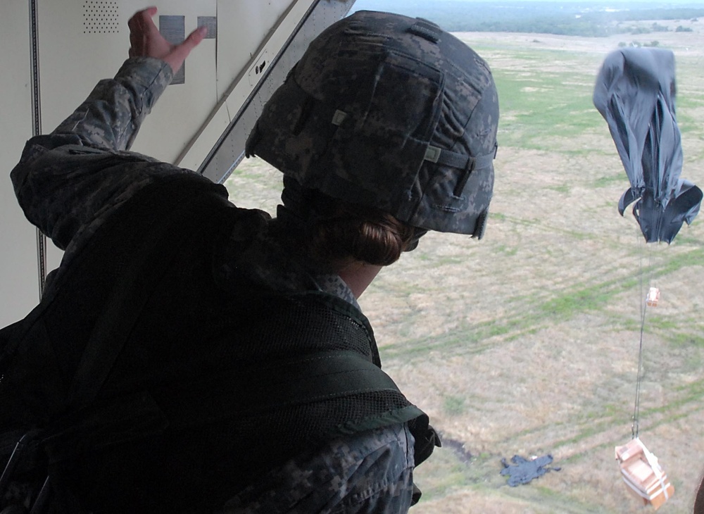 15th SB leads the way in Fort Hood airborne ops