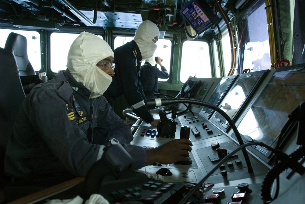 Small craft assault drill aboard the Republic of Singapore