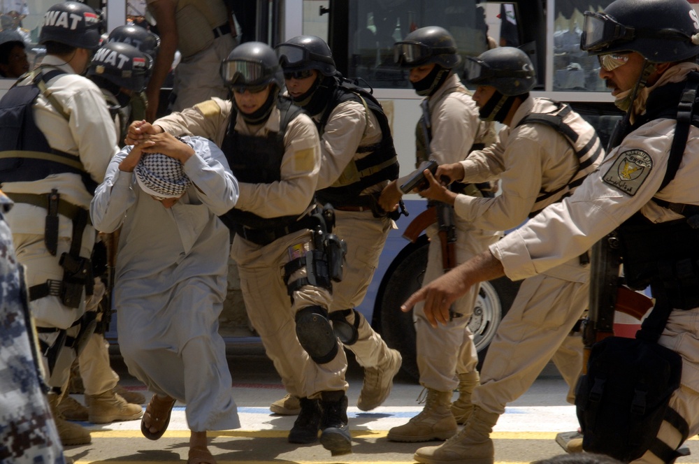 Iraqi Police Perform at Qadisiyah Provincial Iraqi Control Ceremony