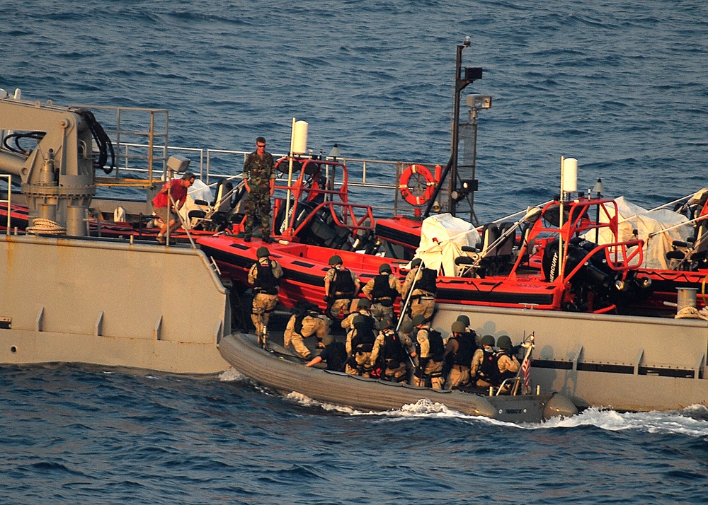 Iwo Jima Expeditionary Strike Group in joint task force exercise