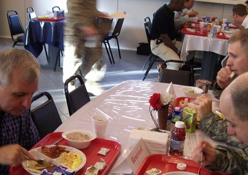 Senators enjoy breakfast with Strike Soldiers