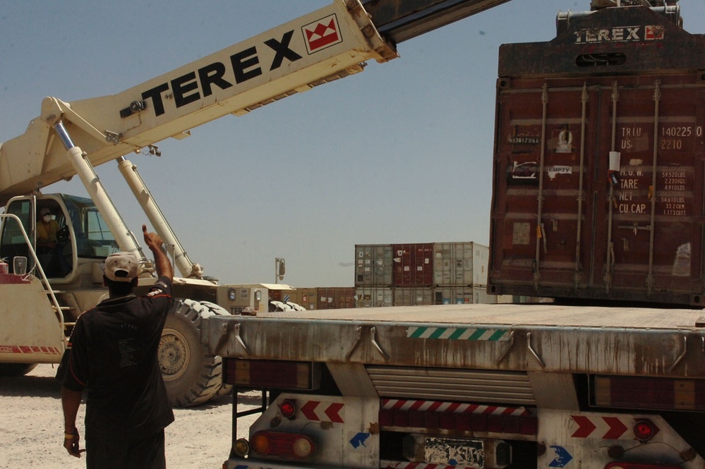 Private trucking companies improve Iraqi economy