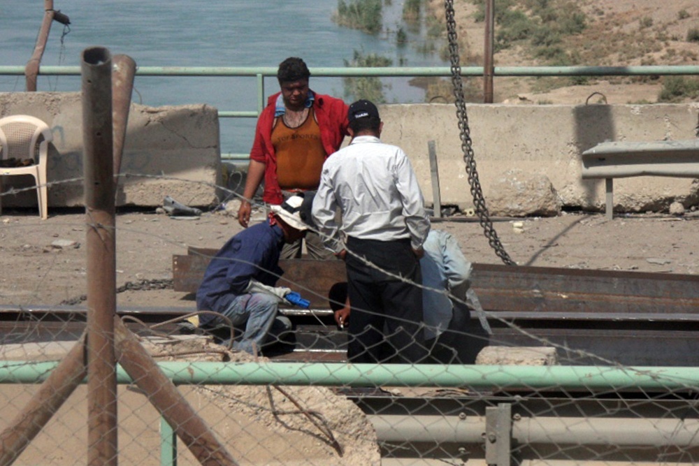 Government of Iraq renews bridge of ruins