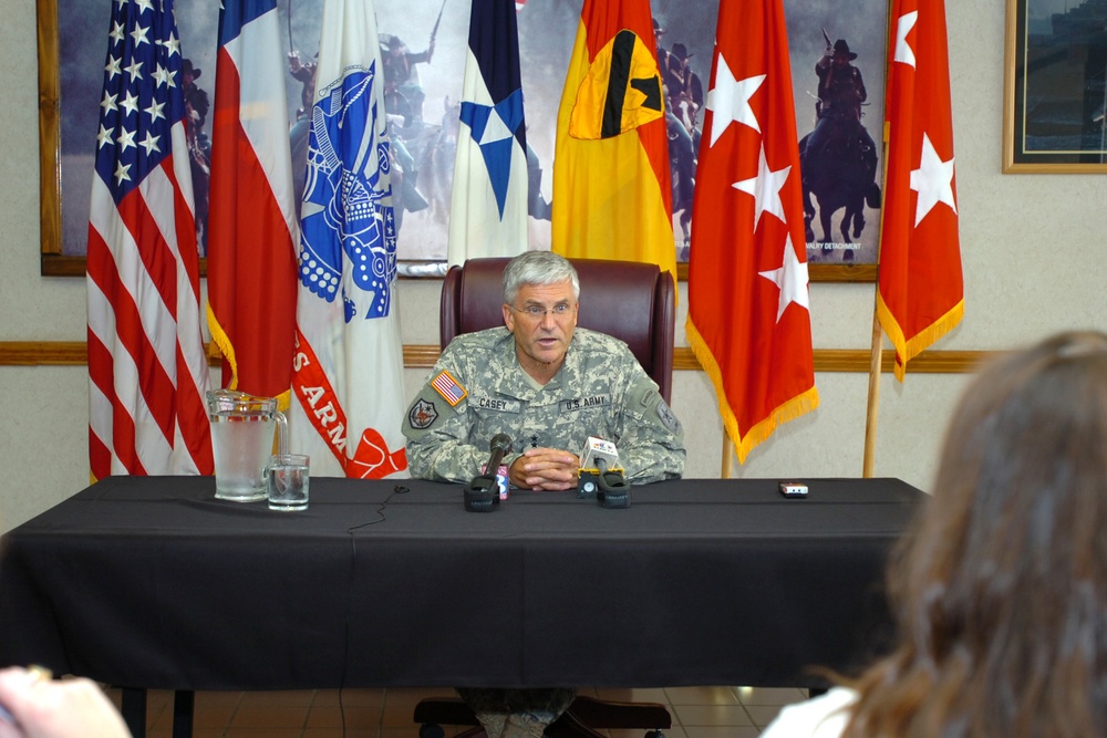 Army Chief of Staff visits Fort Hood