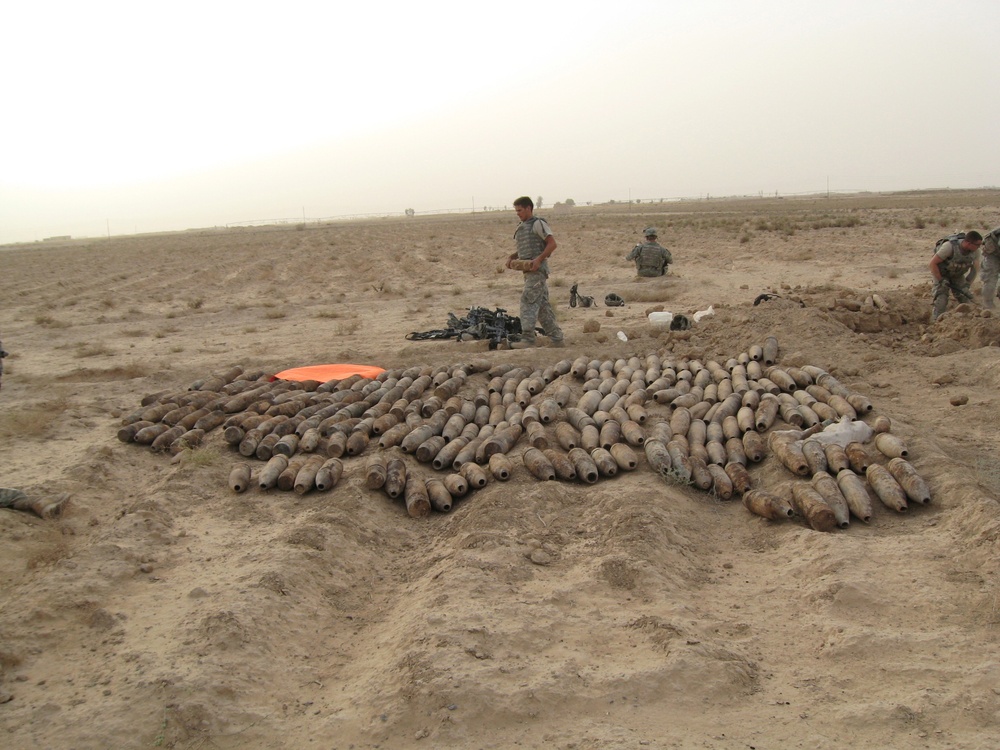 Coalition Forces Discover a Weapons Cache Near Samarra