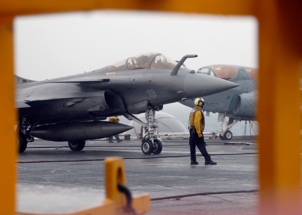 French and American carrier qualifications