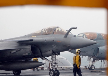 French and American carrier qualifications