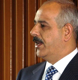 Iraqi Interior Minister Visits, Thanks Wounded Troops at Walter Reed