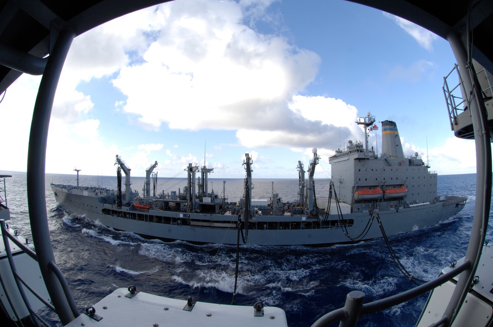 USS Bonhomme Richard refueled