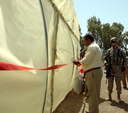Greenhouses open as new model for agriculture