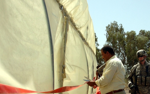 Greenhouses open as new model for agriculture