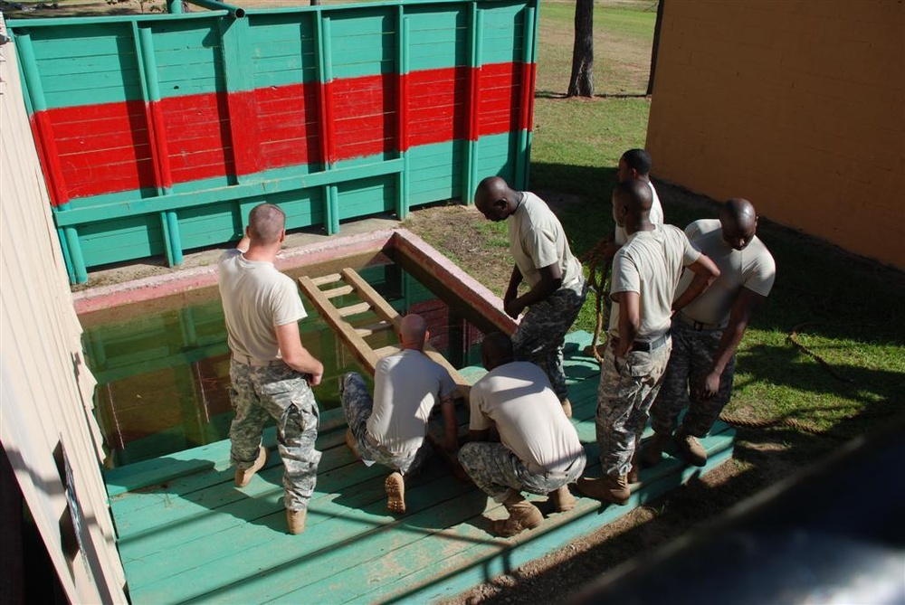 Soldiers hone leadership skills, work as team; 1087th Transportation Company completes Leadership Reaction Course